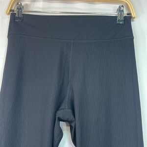 🦩 gap wide leg black ribbed power soft go dry,   vents at ankle leggings: